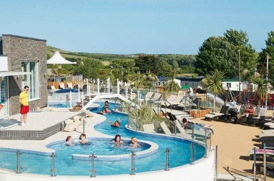 Отель Weymouth Bay Preston  Экстерьер фото