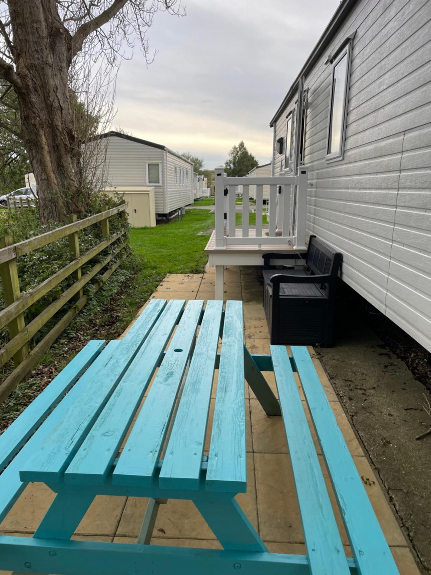 Отель Weymouth Bay Preston  Экстерьер фото