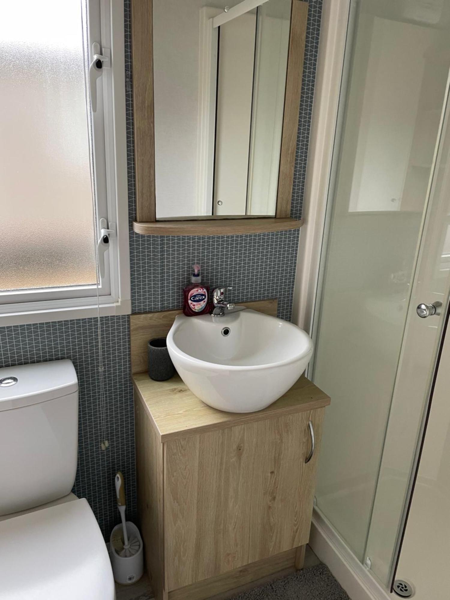 Отель Weymouth Bay Preston  Экстерьер фото